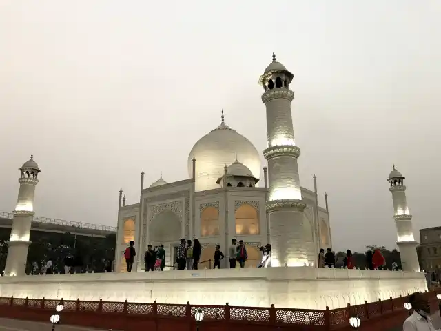 Taj Mahal eco park