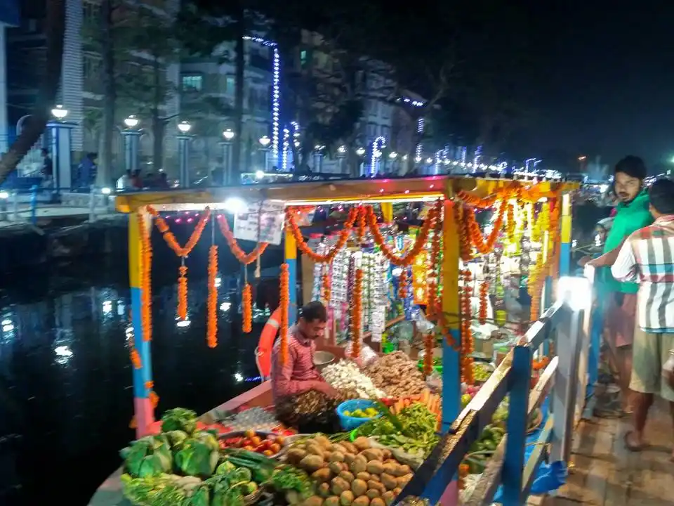 Floating Market at night